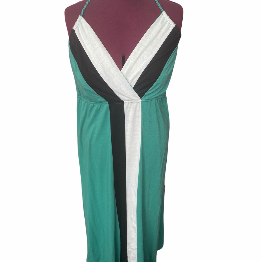 GUC Goddess-like Green/White/Black Halter to the Floor Dress in Size 2x-3X